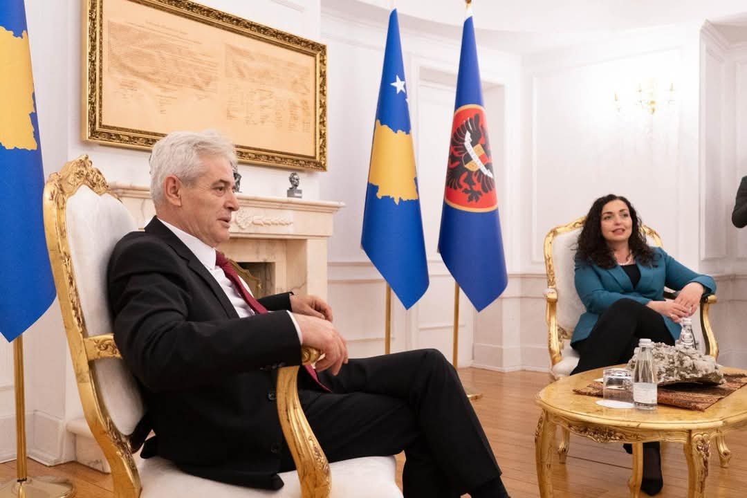 Ahmeti nga Prishtina  Shqiptarët në Maqedoni janë në shënjestër të një boshti politik oligarkik me bazë supremaciste etnike