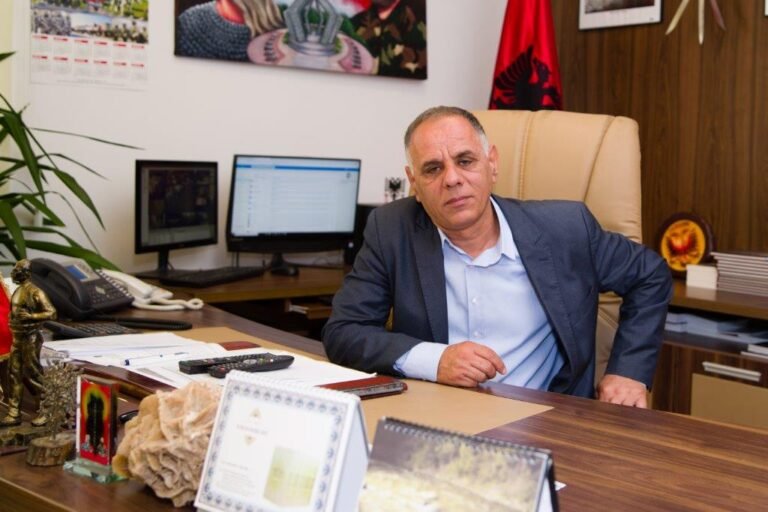 Kandidati i pavarur Rufki Suma mbledh mbështetje masive për zgjedhjet lokale