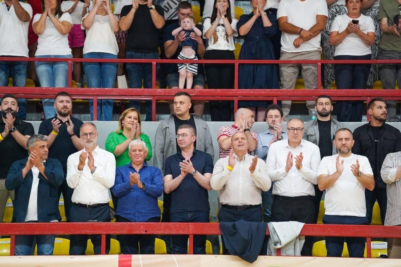 Vazhdojnë hetimet për thirrjet antishqiptare në Kumanovë  Udhëheqësit e tifo grupit  Kumani  mohojnë fajin